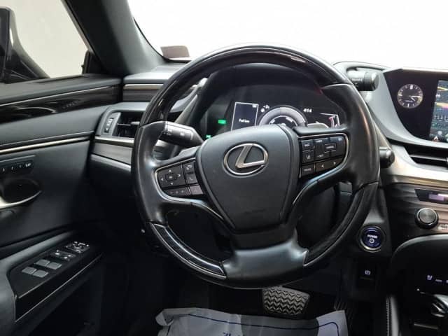 Lexus ES VII 300h 2.5hyb CVT