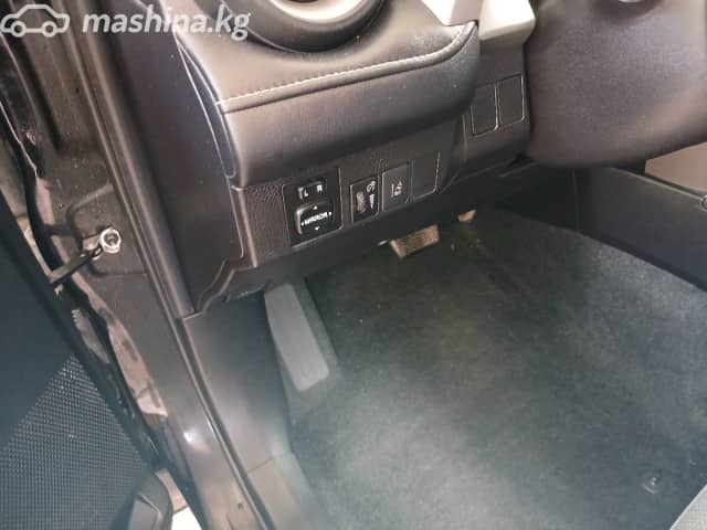 Toyota RAV4 IV (XA40) Рестайлинг 2.5 AT