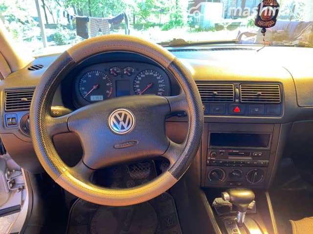 Volkswagen Golf V 1.6 AT