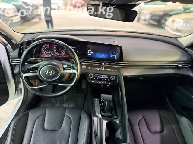 Hyundai Avante VII 1.6 AT