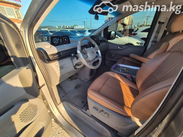 Hyundai Staria 2.2d AT