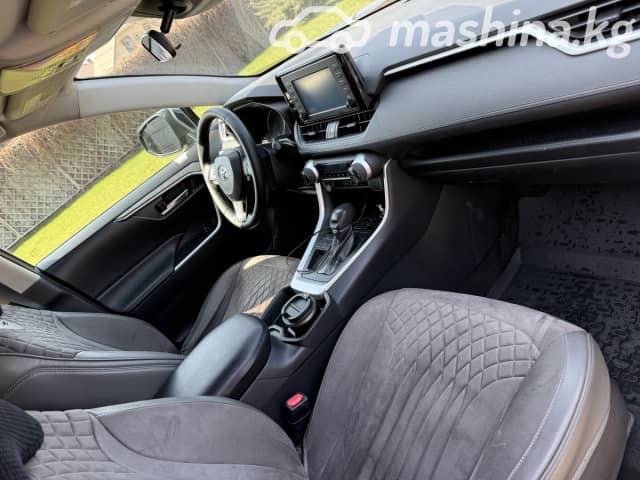 Toyota RAV4 V (XA50) 2.5 AT