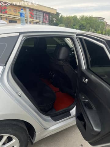 Kia K5 II 2.0 AT
