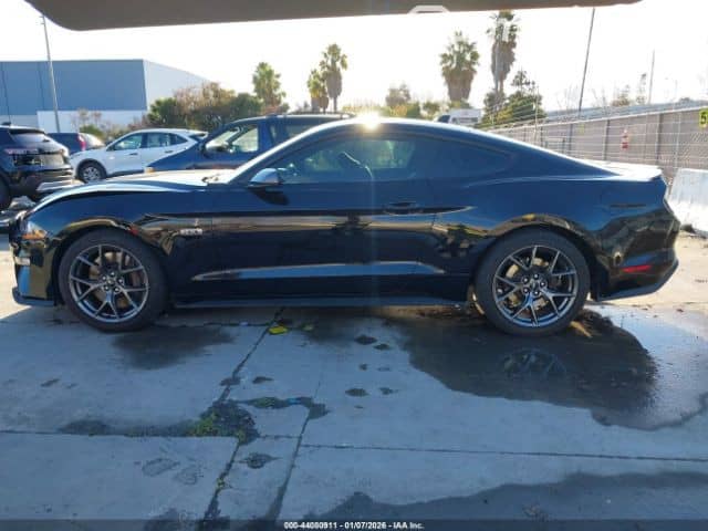 Ford Mustang VI Рестайлинг 2.3 MT