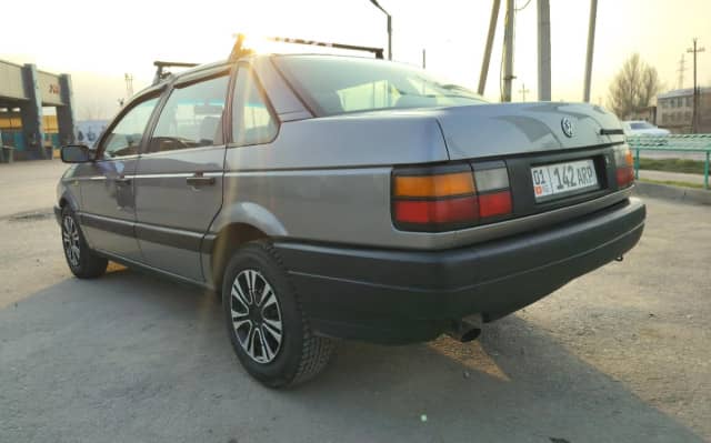 Volkswagen Passat B3 1.8 MT