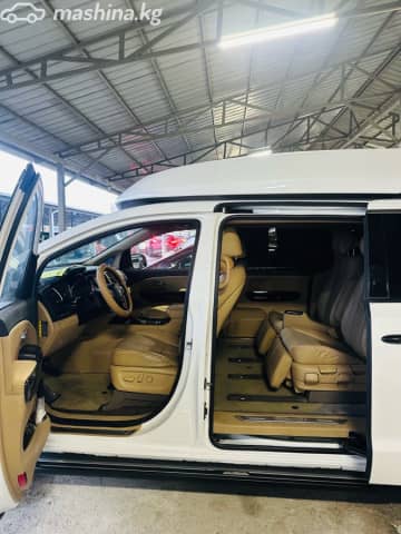 Kia Carnival III 2.2d AT
