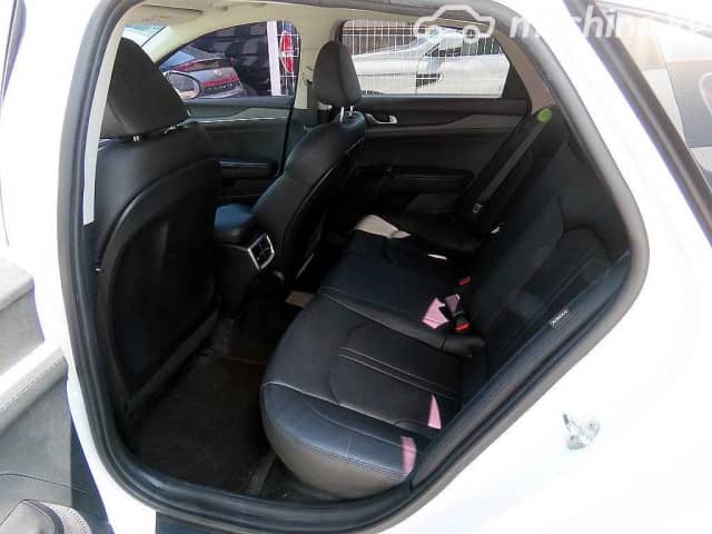Kia K5 III 2.0hyb AT