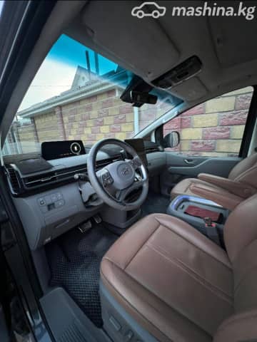 Hyundai Staria 3.5 AT