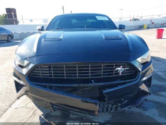 Ford Mustang VI Рестайлинг 2.3 AT