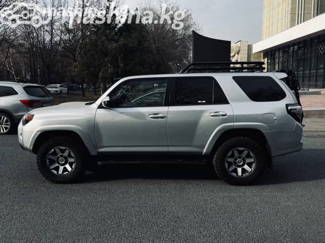 Toyota 4Runner V Рестайлинг 4.0 AT 4WD