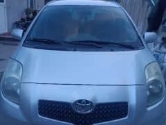 Toyota Yaris II Рестайлинг 1.3 MT