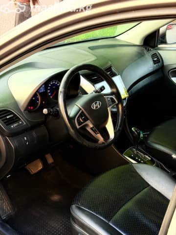 Hyundai Accent IV 1.4 CVT