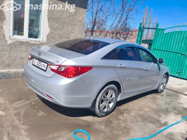 Hyundai Sonata VI (YF) 2.0 AT Газ