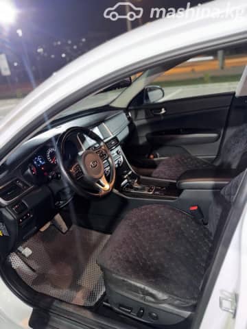 Kia K5 II 2.0 AT