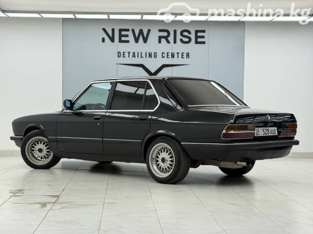 BMW 5 серии II (E28) 528i 2.8 MT