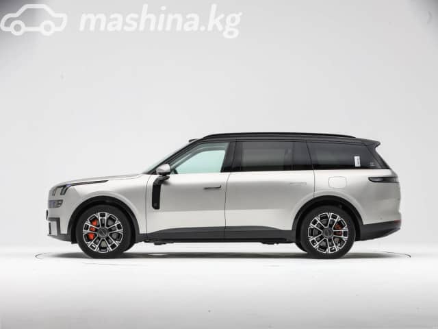 Lynk & Co 900 2.0hyb AT 4WD