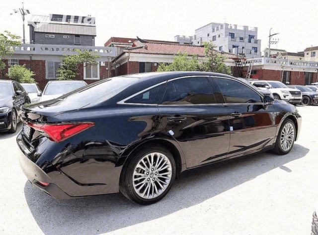 Toyota Avalon V Рестайлинг 2.5hyb CVT