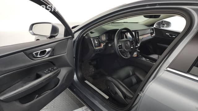 Volvo S60 II Рестайлинг 2.0 AT