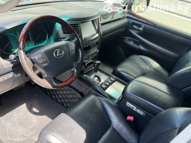 Lexus LX III 570 5.7 AT 4WD