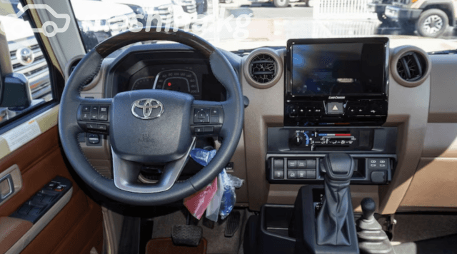 Toyota Land Cruiser 70 Series Рестайлинг 2 76 4.0 AT 4WD