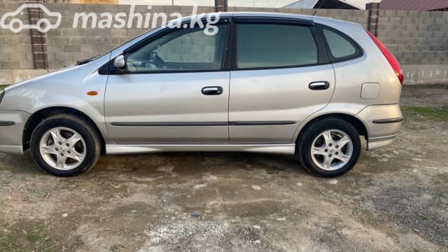 Nissan Almera Tino 1.8 MT