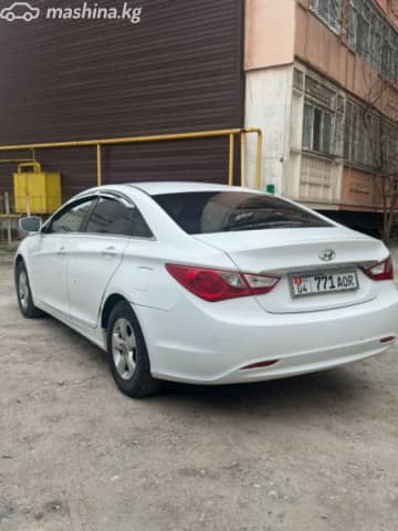 Hyundai Sonata VI (YF) 2.0 AT Газ