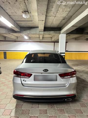 Kia K5 II 2.0 AT