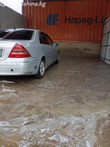 Mercedes-Benz C-Класс II (W203) 200 2.2d MT