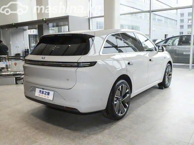 LiXiang L6 1.5hyb AT 4WD