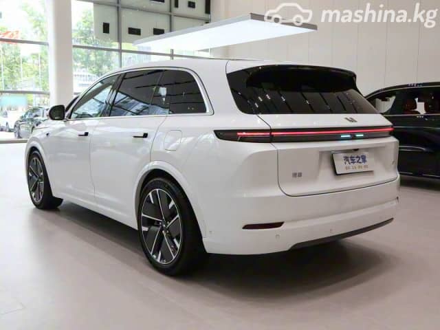 LiXiang L7 Рестайлинг 1.5hyb AT 4WD