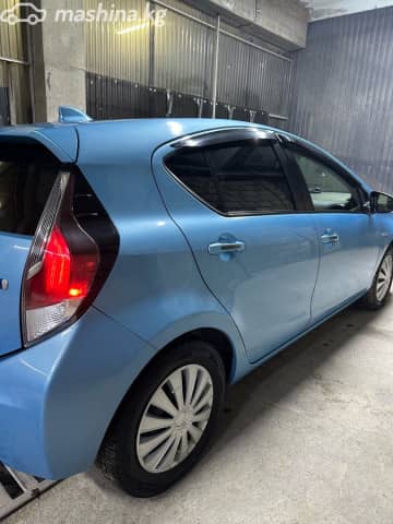 Toyota Prius c I Рестайлинг 1.5hyb CVT