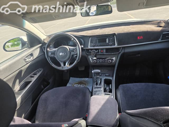 Kia K5 II 2.0 AT