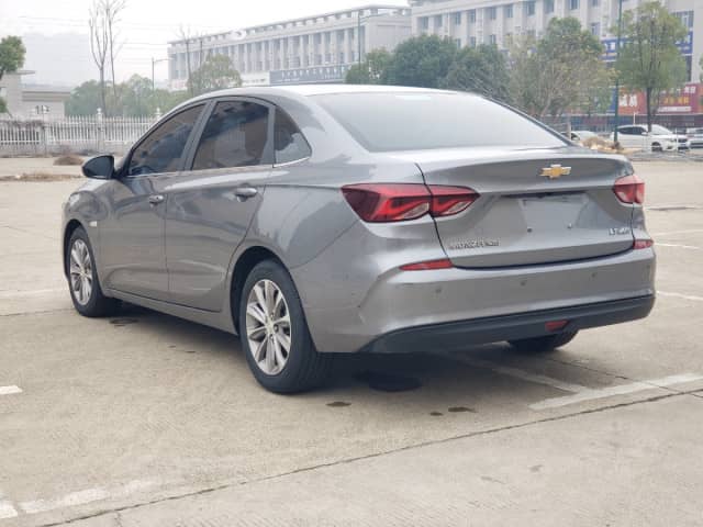 Chevrolet Cruze II 1.4 AT