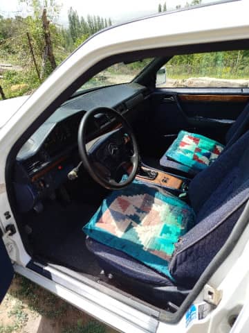 Mercedes-Benz W124 200 2.0d MT