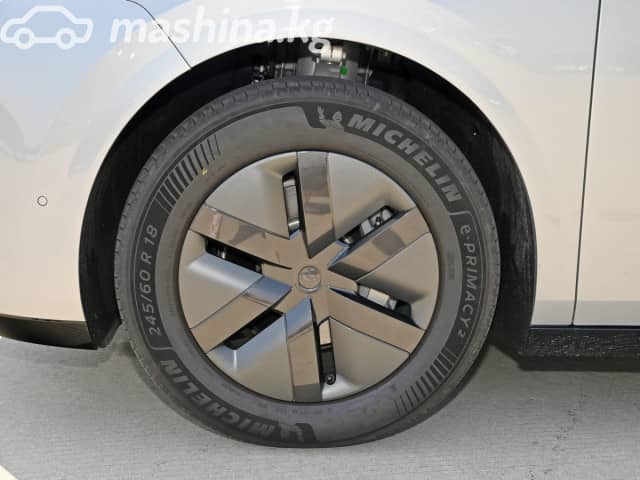 LiXiang Mega 102.7 kWh Electro AT 4WD