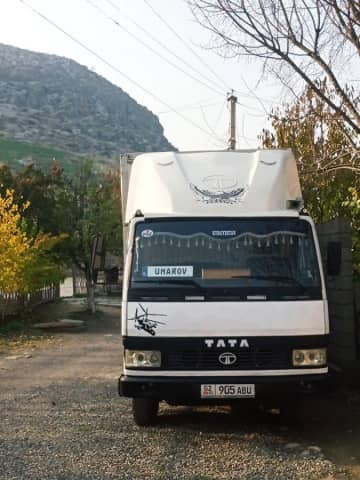 Mercedes-Benz 814