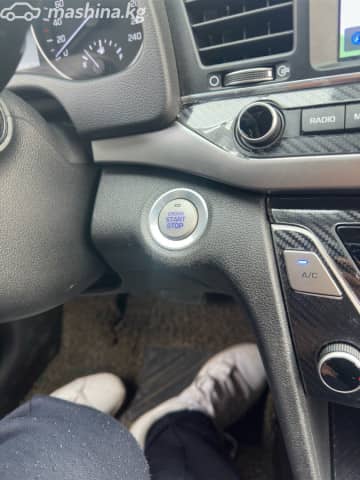 Hyundai Avante VI 1.6 AT