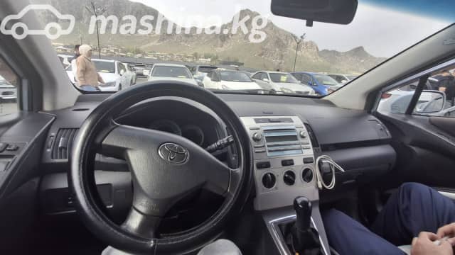 Toyota Corolla Verso I Рестайлинг 2 1.8 MT