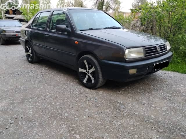Volkswagen Vento 1.8 MT