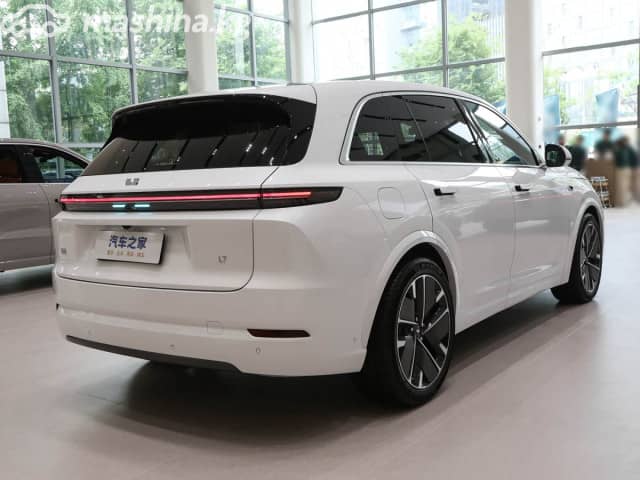 LiXiang L7 Рестайлинг 1.5hyb AT 4WD