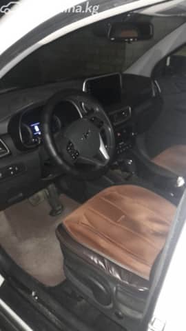 Hyundai Tucson III Рестайлинг 2.0d AT 4WD