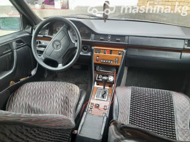 Mercedes-Benz E-Класс I (W124) 320 3.2 AT