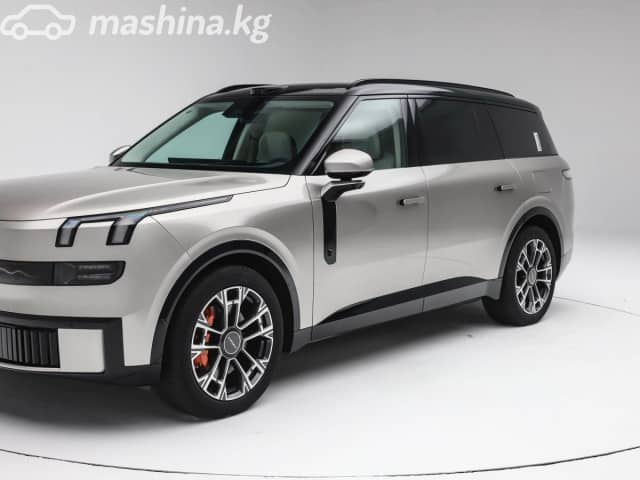 Lynk & Co 900 2.0hyb AT 4WD