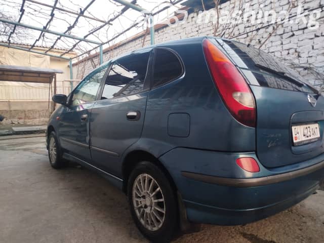 Nissan Almera Tino 1.8 MT