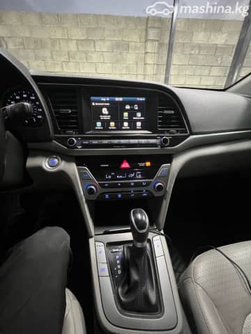 Hyundai Elantra VI (AD) 2.0 AT