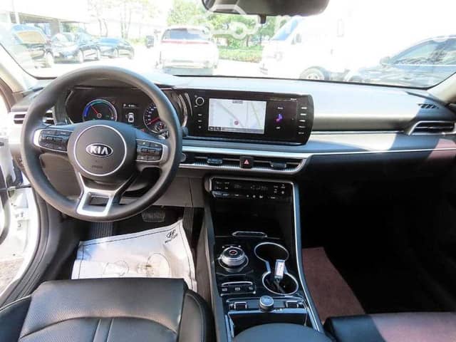 Kia K5 III 2.0hyb AT