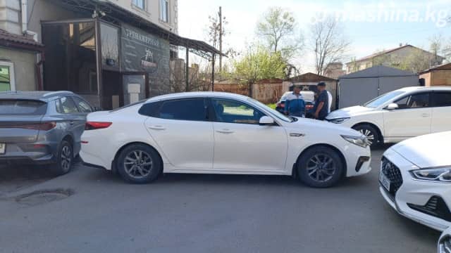 Kia K5 III LPi 2.0 AT