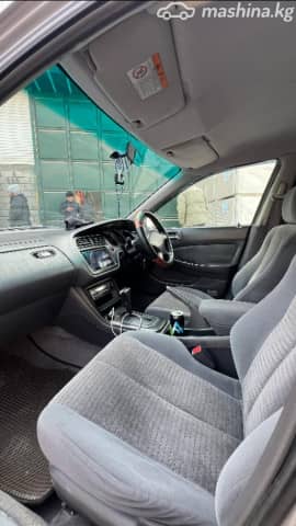 Honda Accord VI 1.8 AT