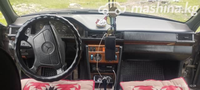 Mercedes-Benz E-Класс I (W124) 220 2.2 AT