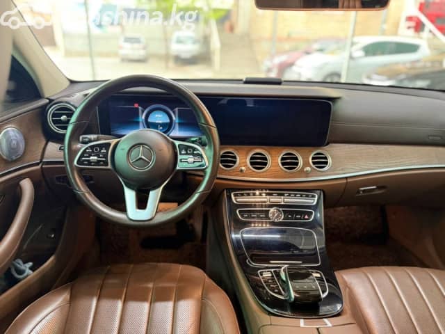 Mercedes-Benz E-Класс V (W213, S213, C238) 300 2.0 AT 4WD